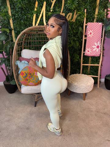 A Girls Gotta Stretch Set